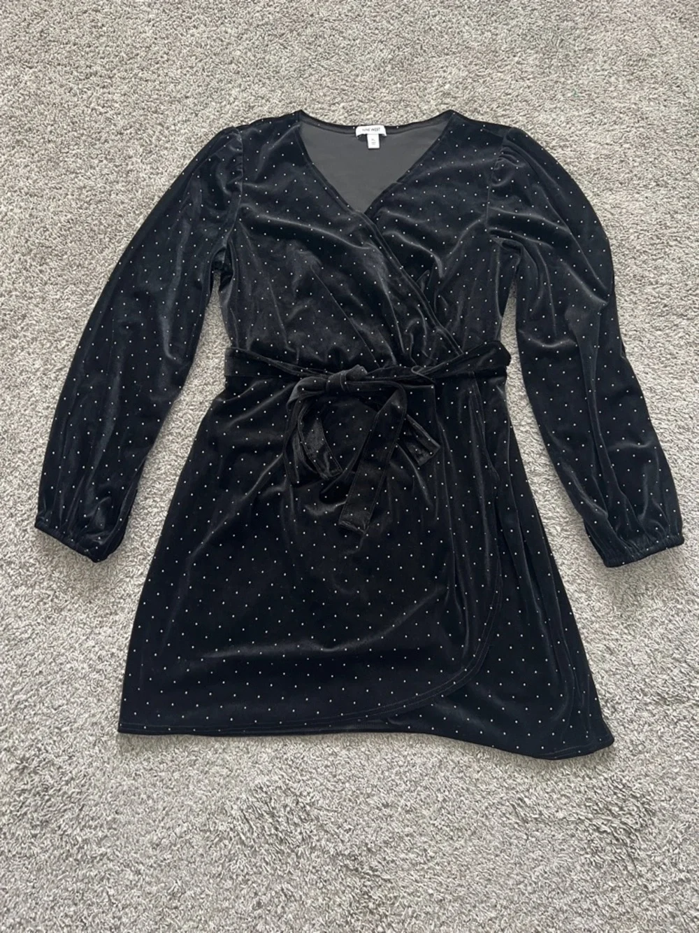 Nine West Faux Wrap Dress Black Velour w/ Tiny Silver Beads & Tie Belt - Size XL - Picture 3 of 12